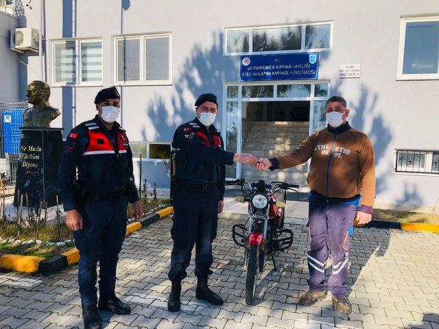 Seydikemer’de Çalınan Motoru Jandarma Buldu