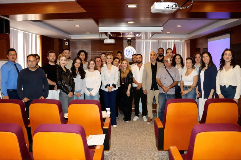 FTSO AKADEMİ’NİN EĞİTİMİNDE YENİ NESİL SATIŞ TEKNİKLERİ ANLATILDI